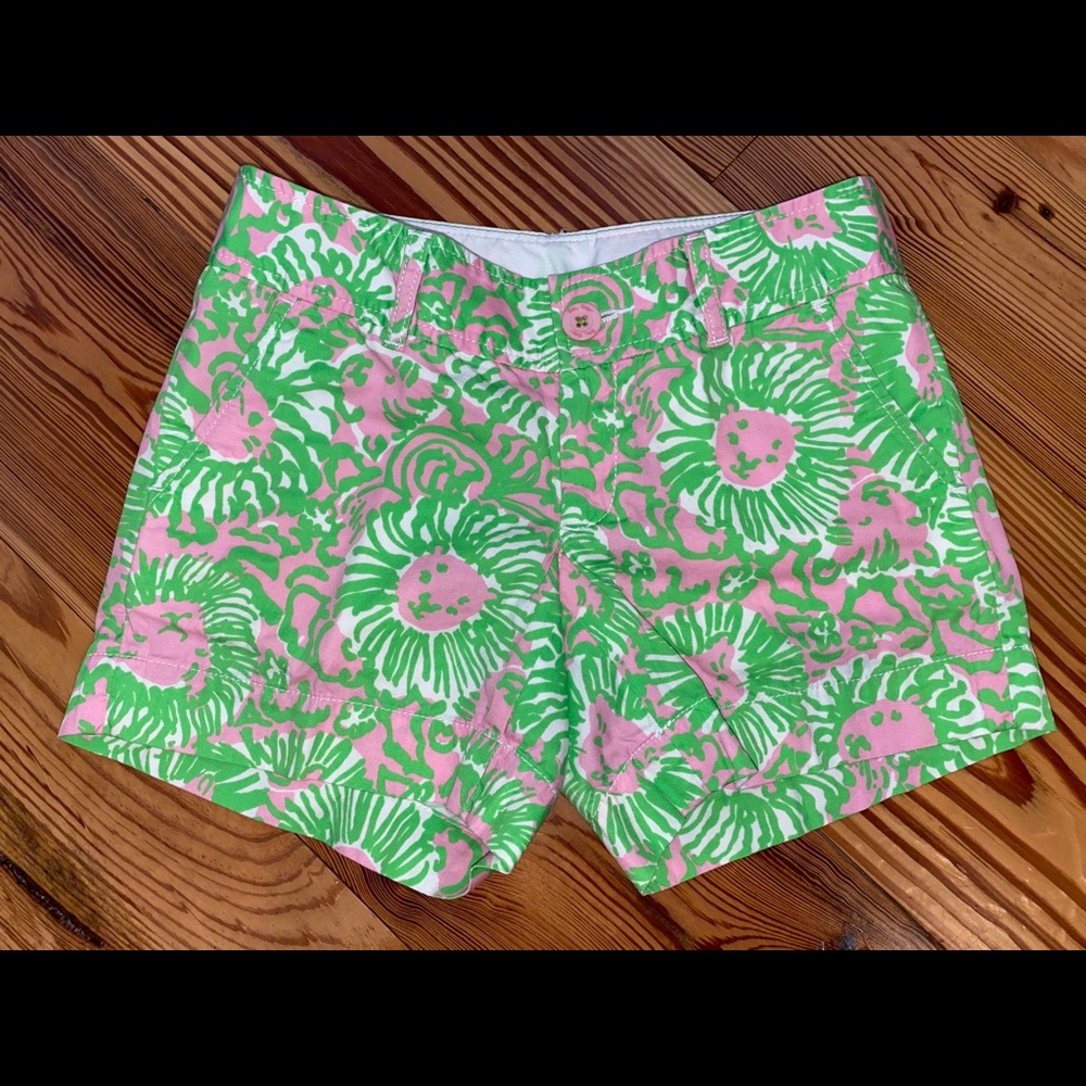 Never worn Lily Pulitzer Shorts. Size 00!!!!